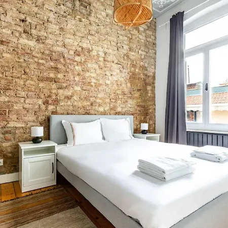 Charming Rustic 2bd2bath Heart Of Taksim! #364 דירה איסטמבול