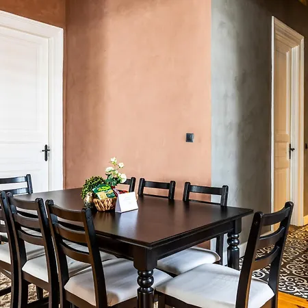 Charming Rustic 2bd2bath Heart Of Taksim! #364 דירה איסטמבול